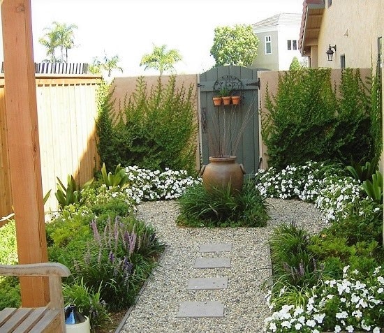 With these 18 DIY Garden Focal Point Ideas, make your garden beautiful and attractive than ever before!