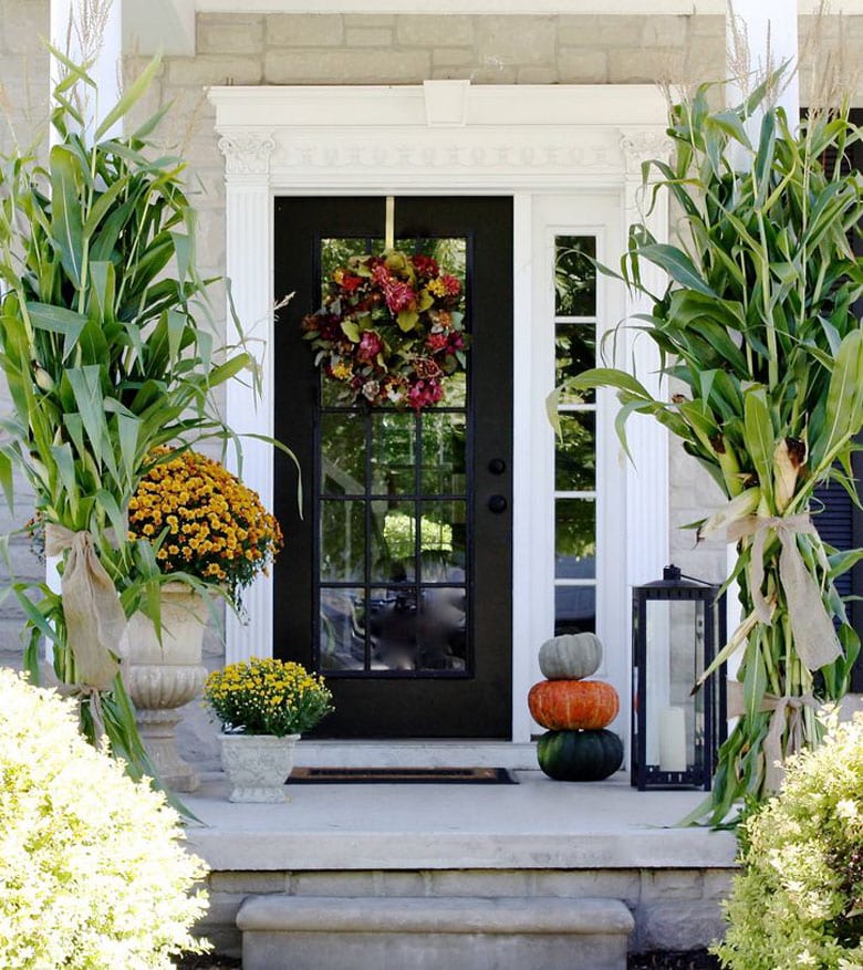 flowers and Corn stalks idea for fall outdoor decorations